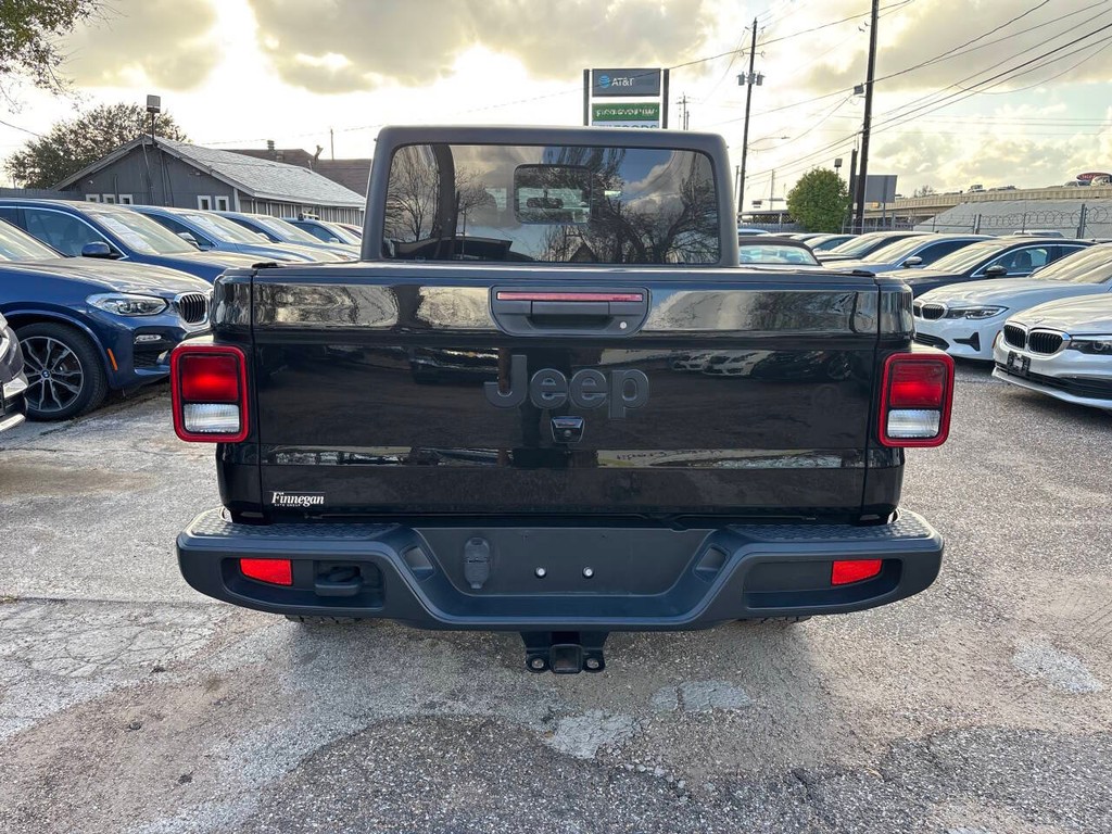 Jeep Gladiator Vehicle Full-screen Gallery Image 06