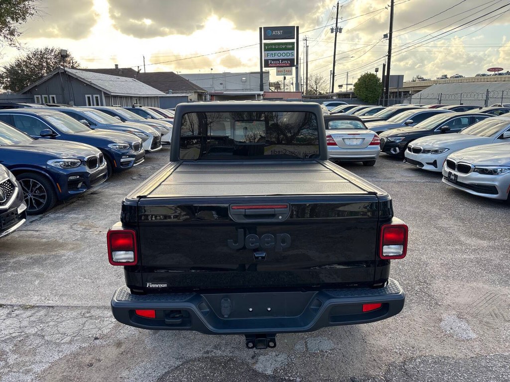 Jeep Gladiator Vehicle Full-screen Gallery Image 07