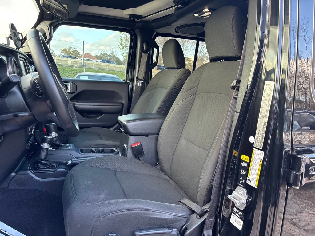 Jeep Gladiator Vehicle Full-screen Gallery Image 10