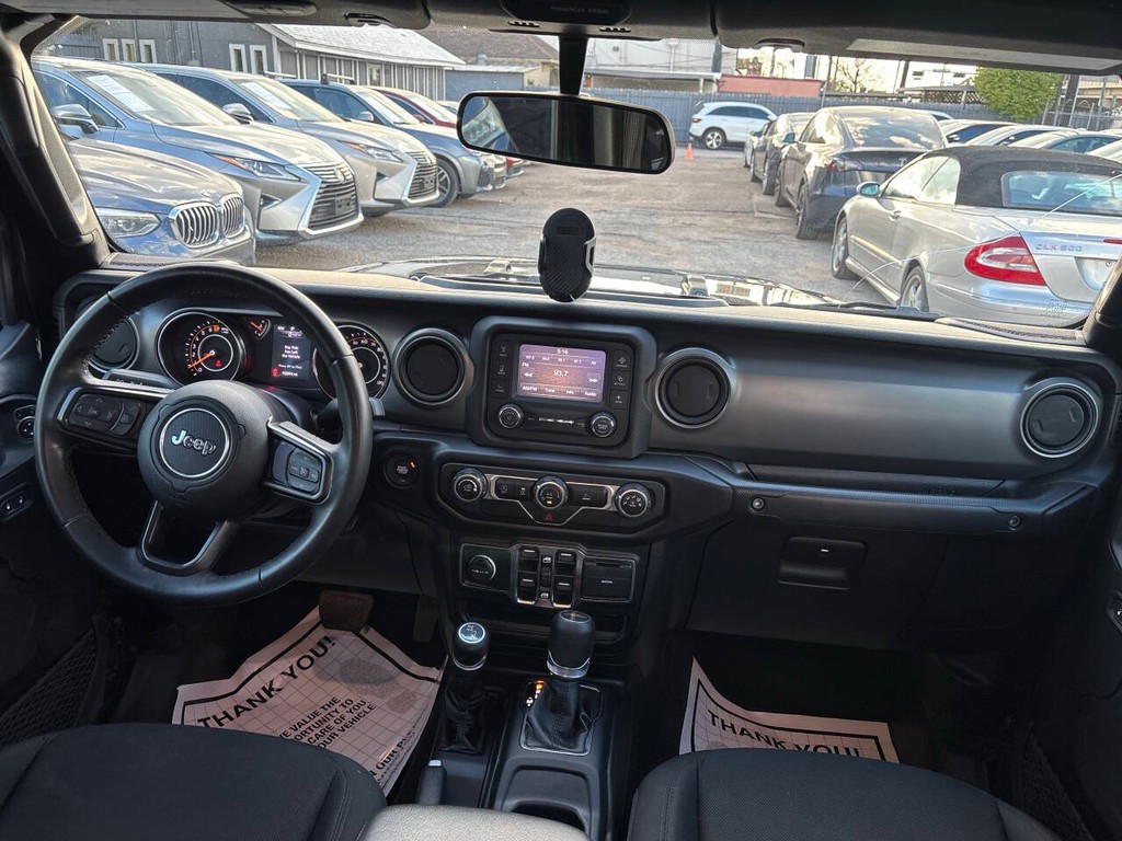 Jeep Gladiator Vehicle Full-screen Gallery Image 15