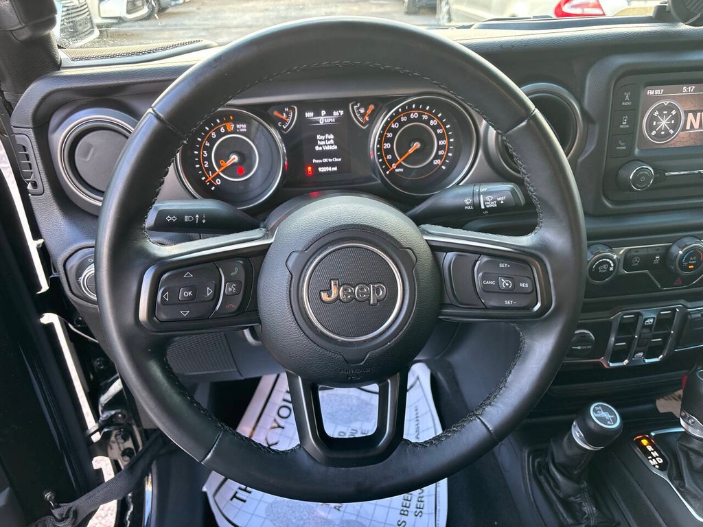 Jeep Gladiator Vehicle Full-screen Gallery Image 19