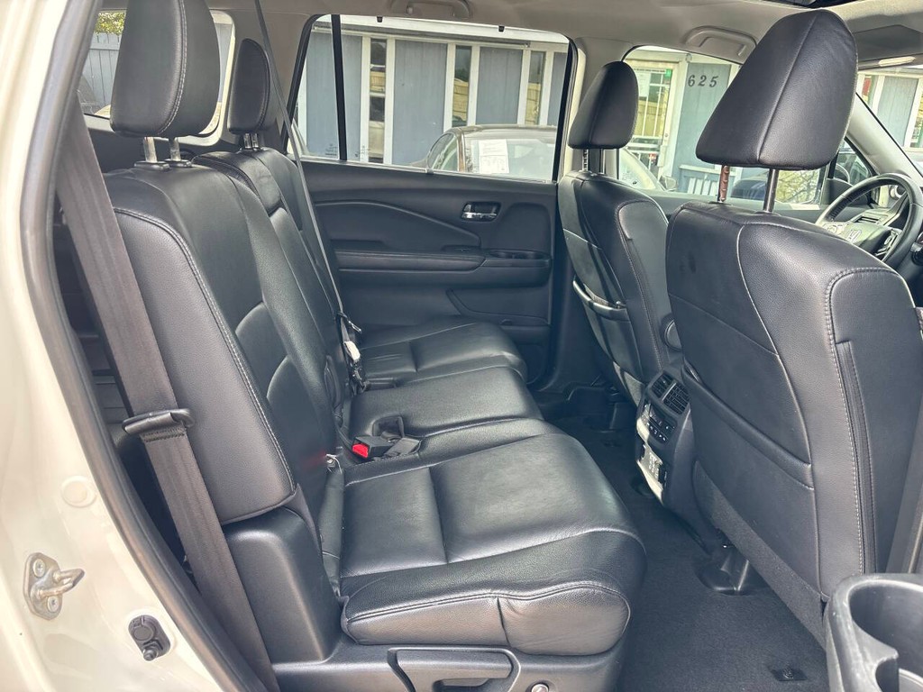 Honda Pilot Vehicle Full-screen Gallery Image 11
