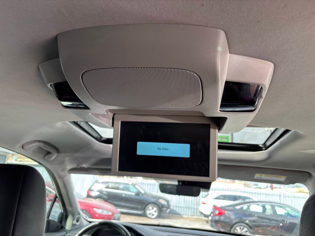 Honda Pilot Vehicle Full-screen Gallery Image 13