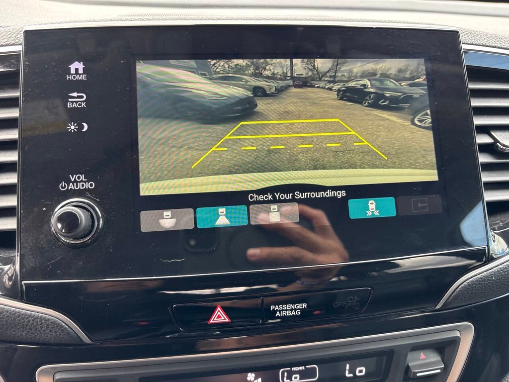 Honda Pilot Vehicle Full-screen Gallery Image 16