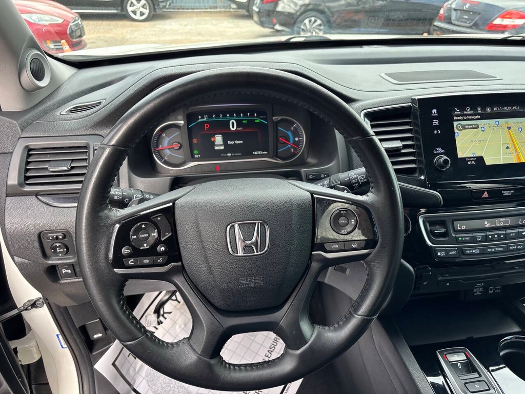 Honda Pilot Vehicle Full-screen Gallery Image 18