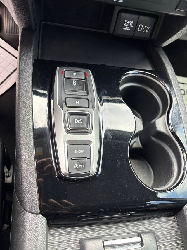 Honda Pilot Vehicle Full-screen Gallery Image 17