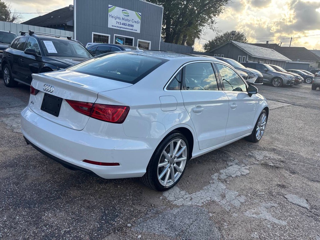 Audi A3 Vehicle Full-screen Gallery Image 07