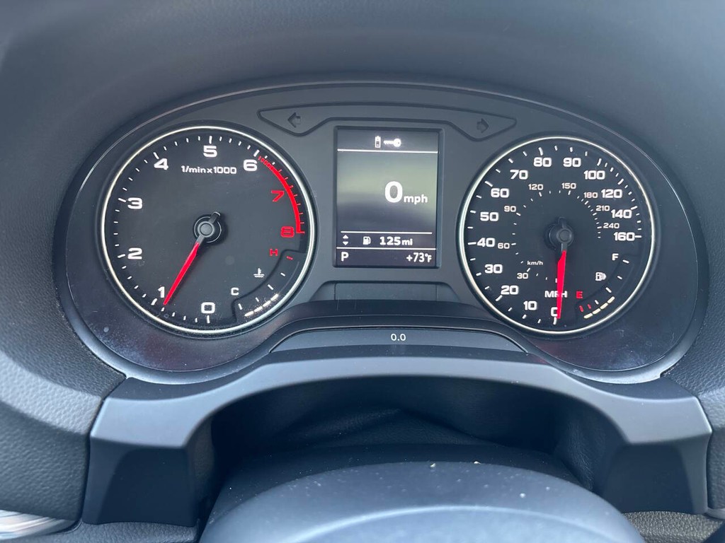 Audi A3 Vehicle Full-screen Gallery Image 20