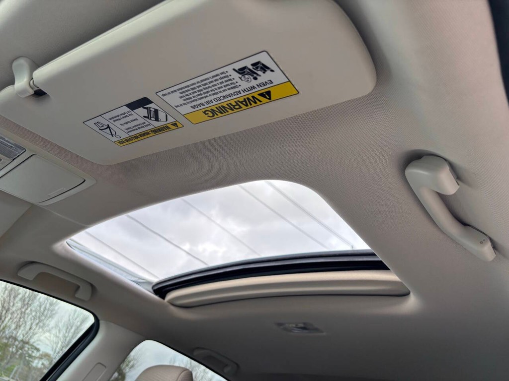 Honda CR-V Vehicle Full-screen Gallery Image 21