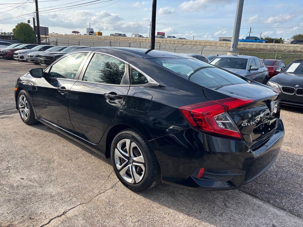 Honda Civic Sedan Vehicle Full-screen Gallery Image 05