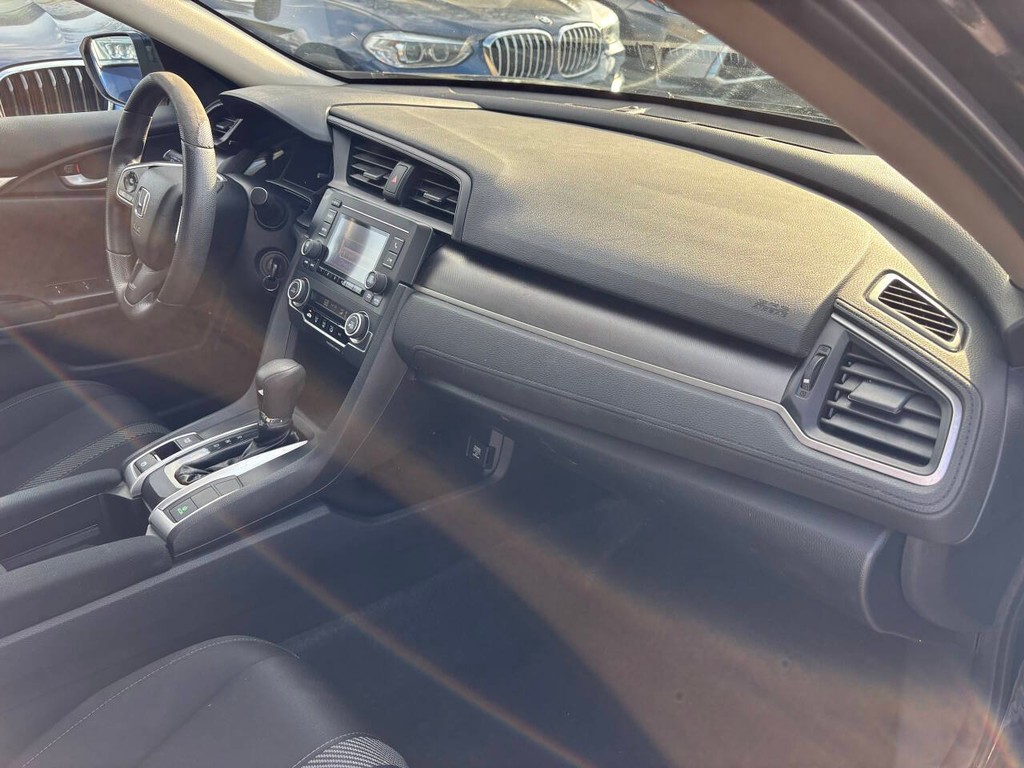 Honda Civic Sedan Vehicle Full-screen Gallery Image 10