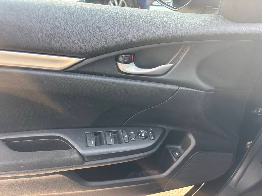 Honda Civic Sedan Vehicle Full-screen Gallery Image 19