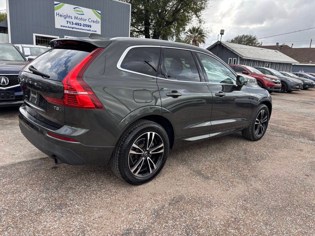 Volvo XC60 Vehicle Full-screen Gallery Image 06