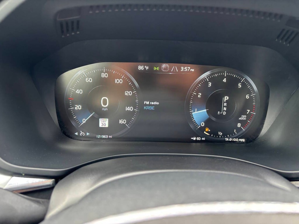 Volvo XC60 Vehicle Full-screen Gallery Image 19
