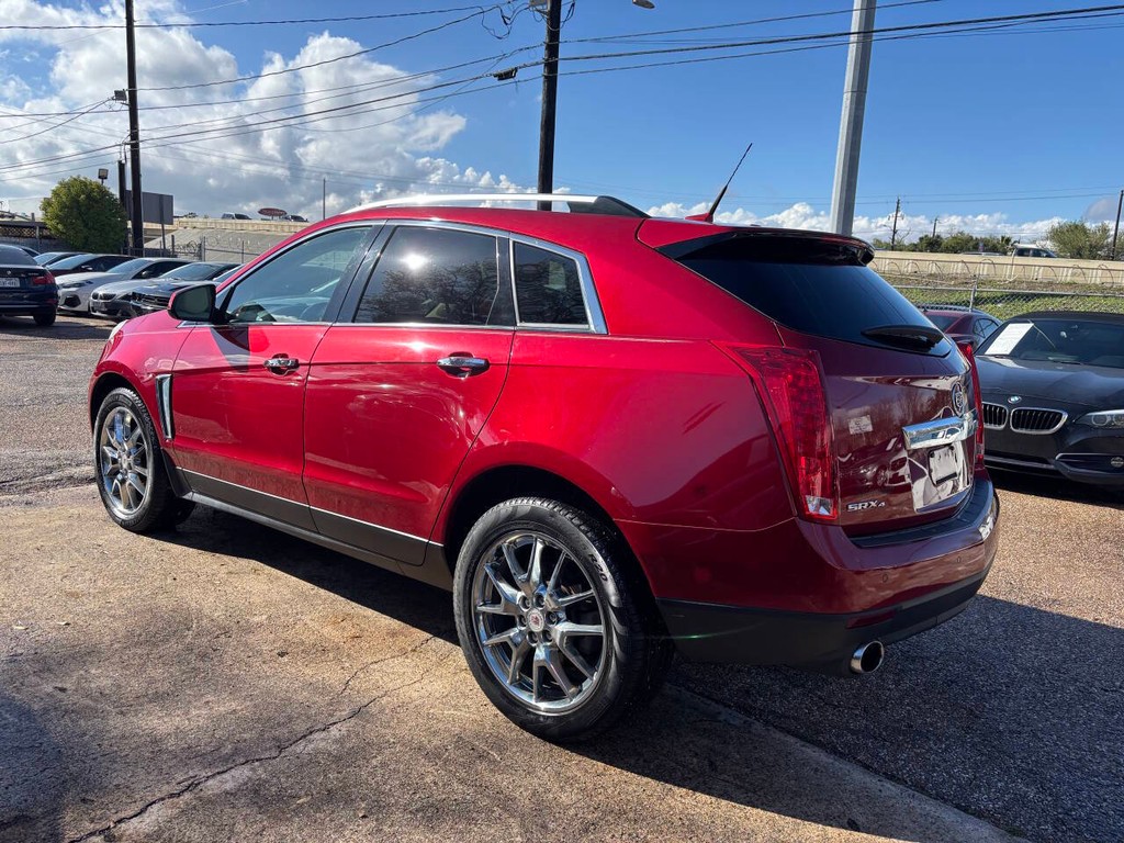 Cadillac SRX Vehicle Full-screen Gallery Image 05