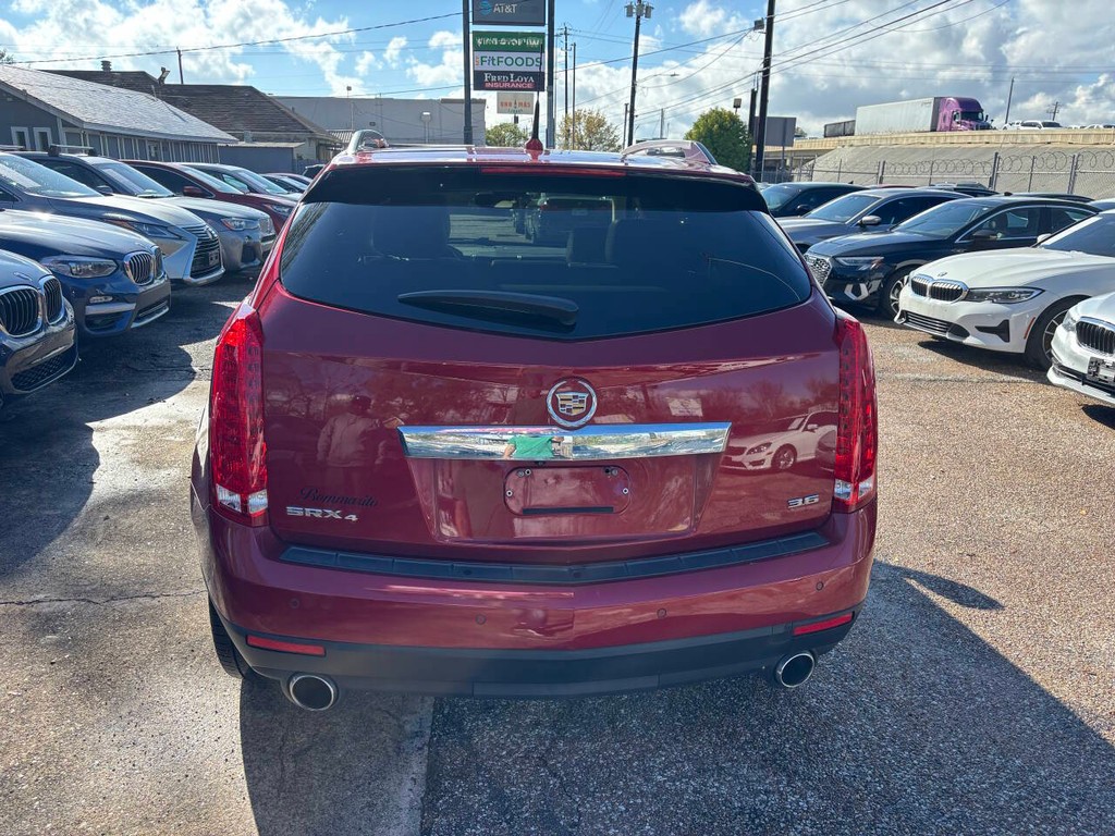 Cadillac SRX Vehicle Full-screen Gallery Image 06