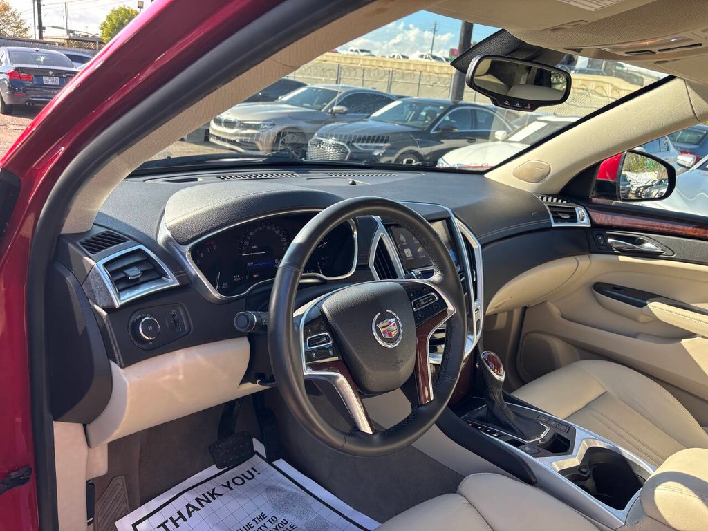 Cadillac SRX Vehicle Full-screen Gallery Image 08