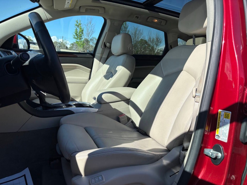 Cadillac SRX Vehicle Full-screen Gallery Image 09