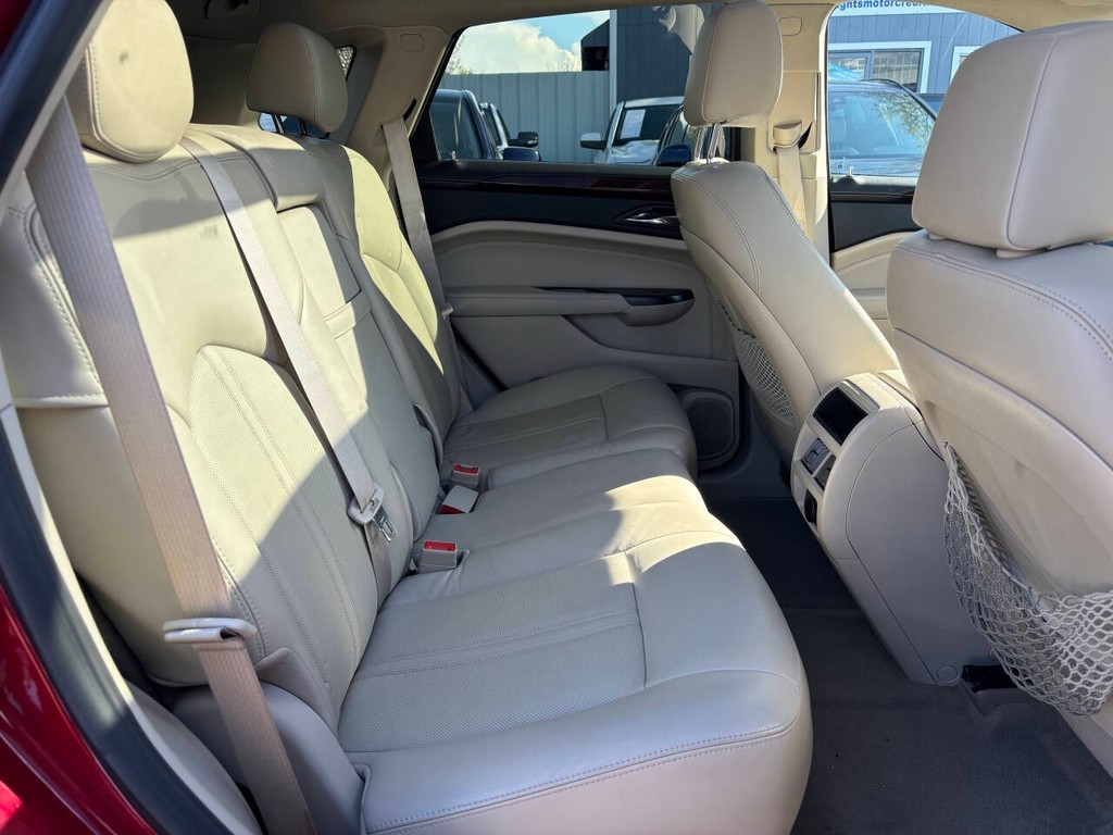 Cadillac SRX Vehicle Full-screen Gallery Image 12