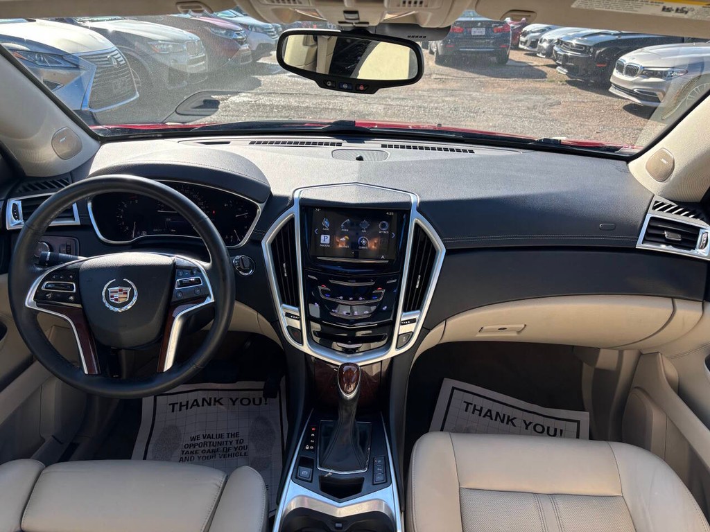 Cadillac SRX Vehicle Full-screen Gallery Image 13