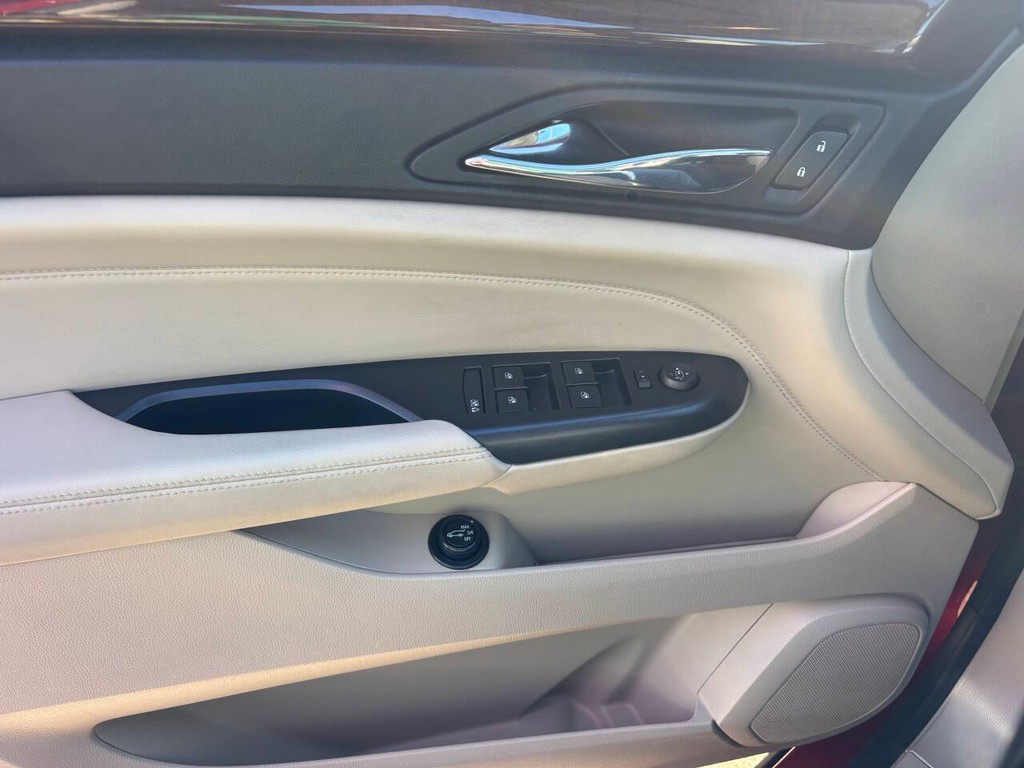 Cadillac SRX Vehicle Full-screen Gallery Image 19