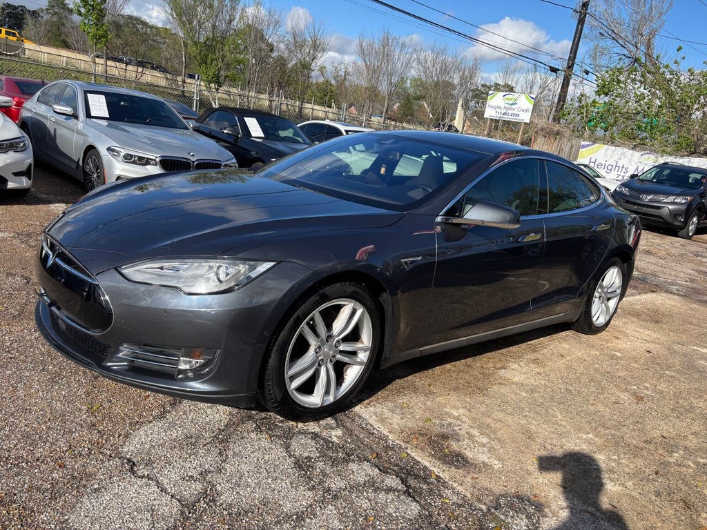Tesla Model S Vehicle Full-screen Gallery Image 02