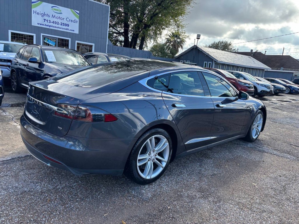 Tesla Model S Vehicle Full-screen Gallery Image 07