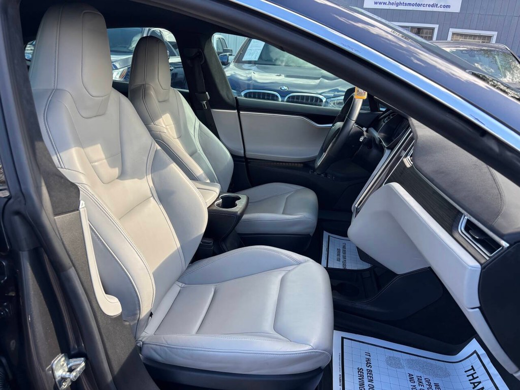 Tesla Model S Vehicle Full-screen Gallery Image 11