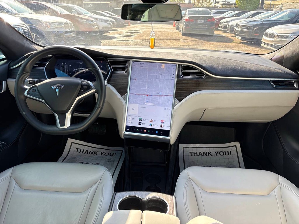 Tesla Model S Vehicle Full-screen Gallery Image 15