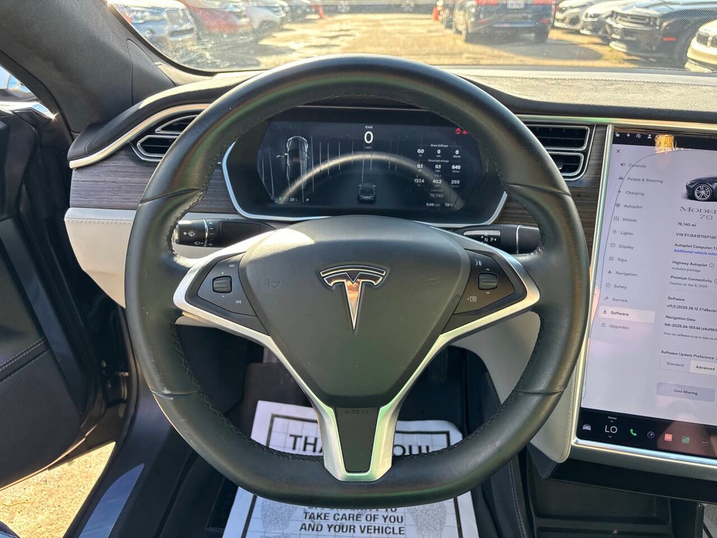 Tesla Model S Vehicle Full-screen Gallery Image 20