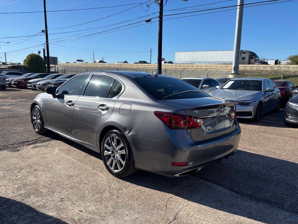 Lexus GS 350 Vehicle Full-screen Gallery Image 05