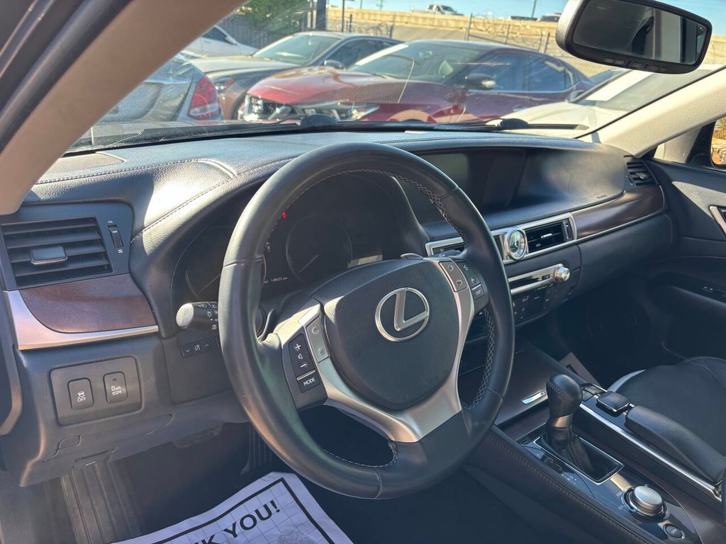 Lexus GS 350 Vehicle Full-screen Gallery Image 08