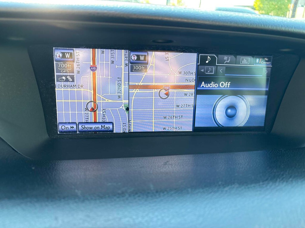 Lexus GS 350 Vehicle Full-screen Gallery Image 15