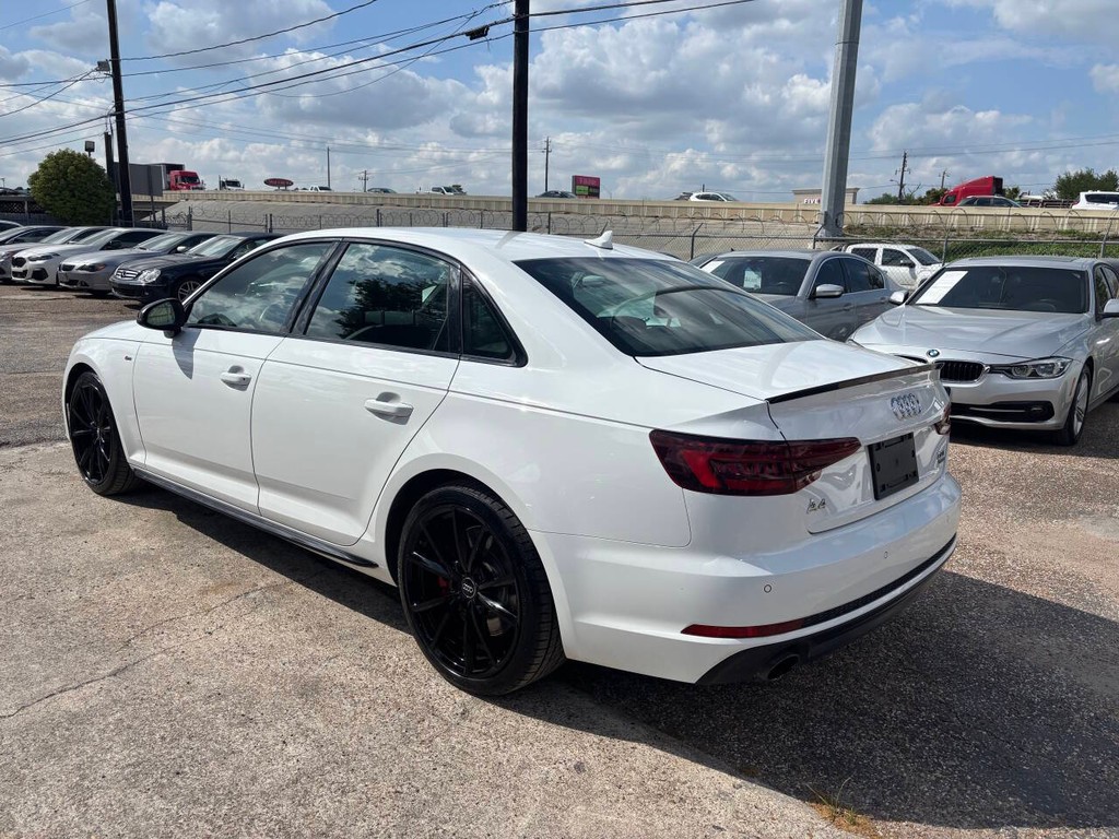 Audi A4 Vehicle Full-screen Gallery Image 05