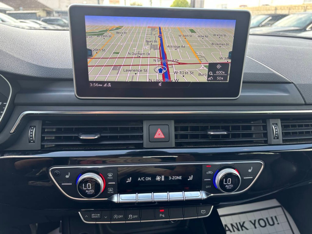 Audi A4 Vehicle Full-screen Gallery Image 14