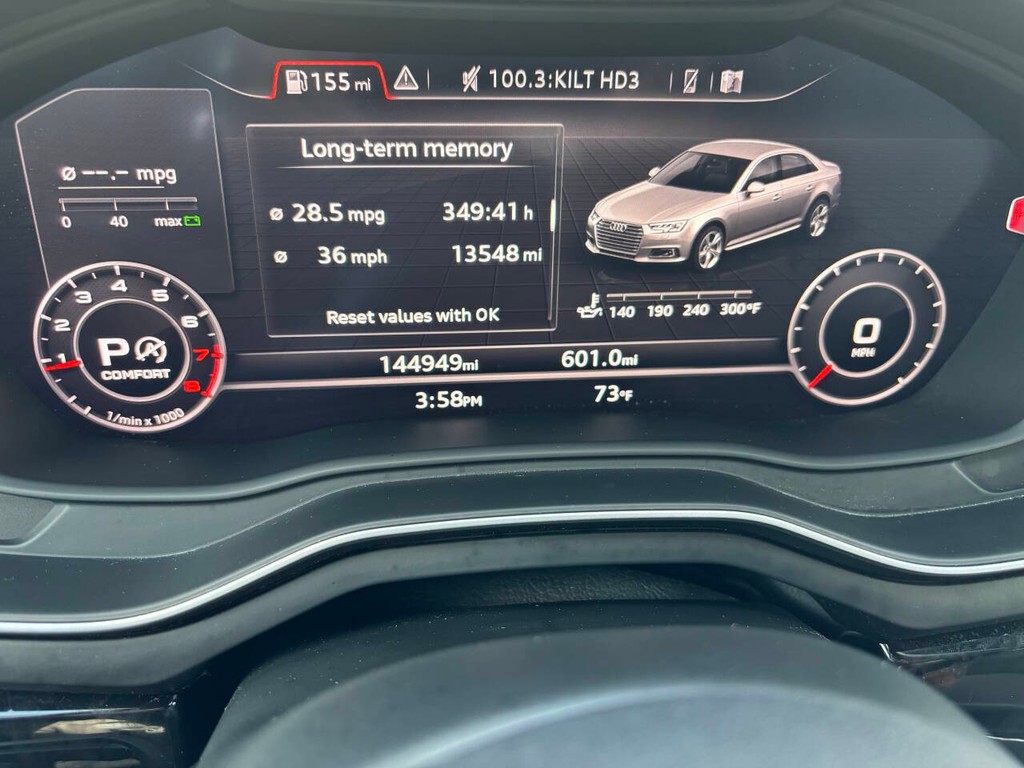 Audi A4 Vehicle Full-screen Gallery Image 20