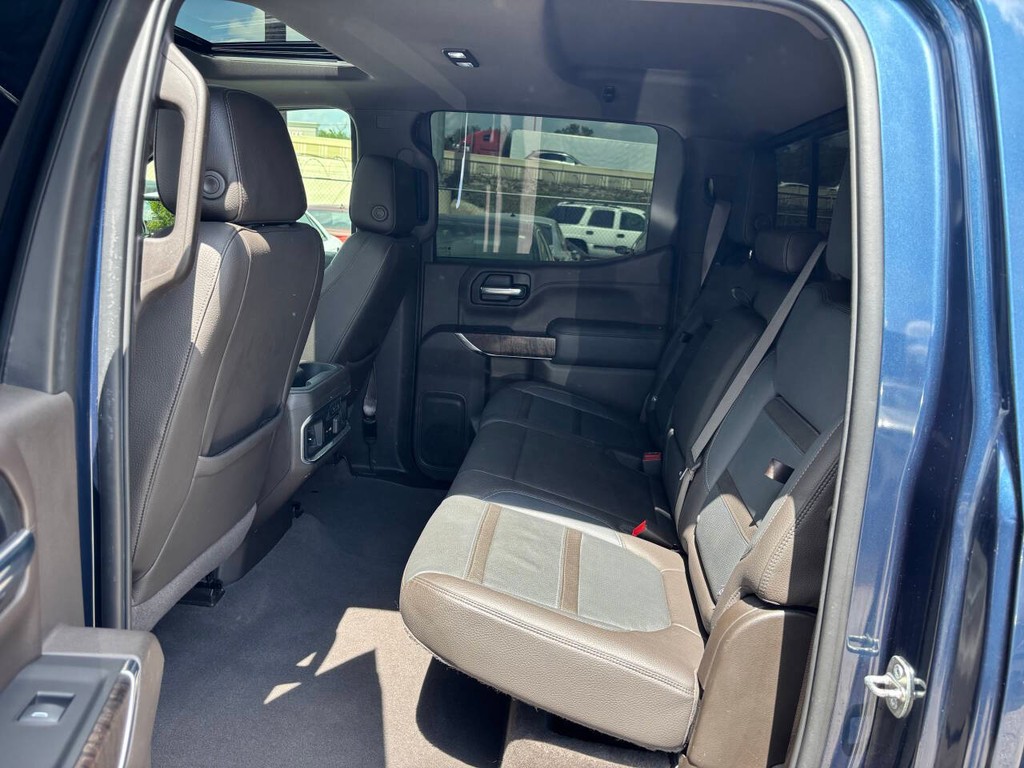 GMC Sierra 1500 Vehicle Full-screen Gallery Image 12