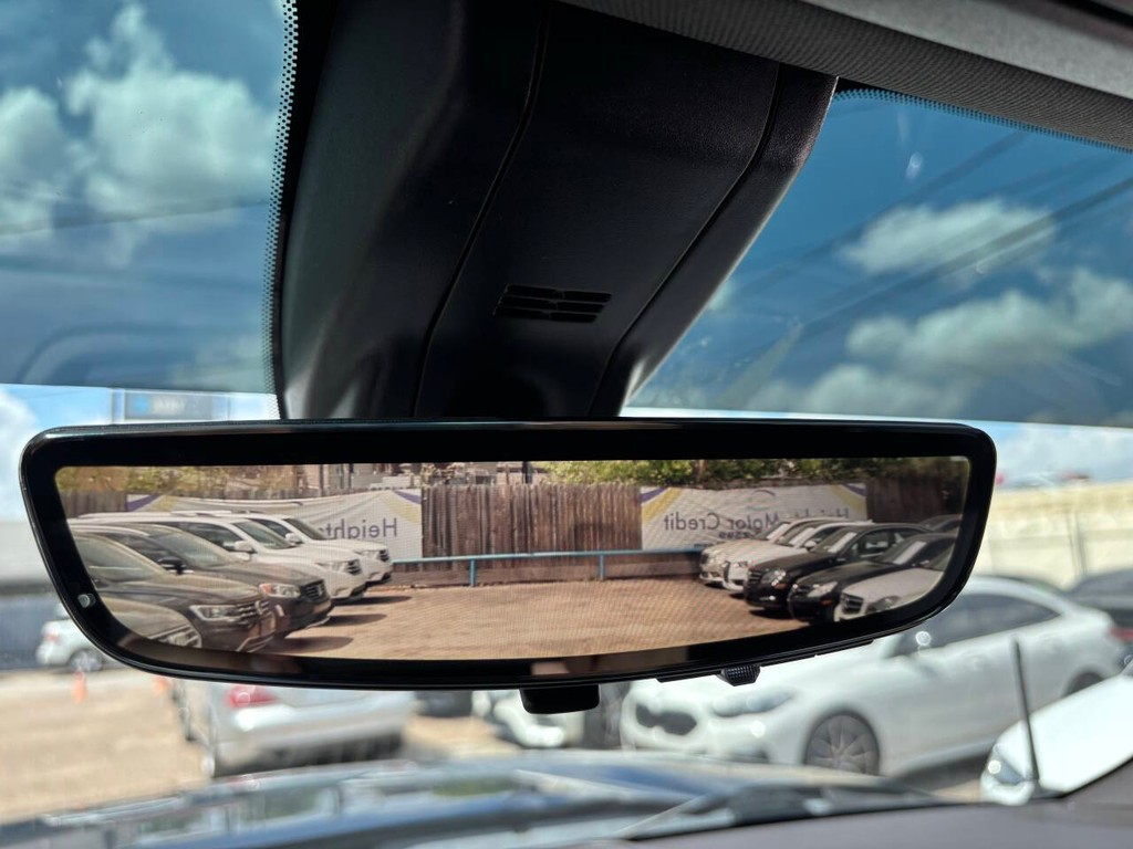 GMC Sierra 1500 Vehicle Full-screen Gallery Image 18