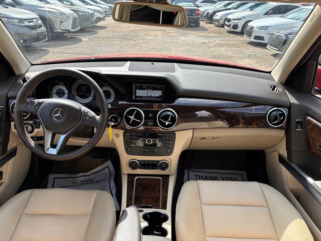 Mercedes-Benz GLK-Class Vehicle Full-screen Gallery Image 19