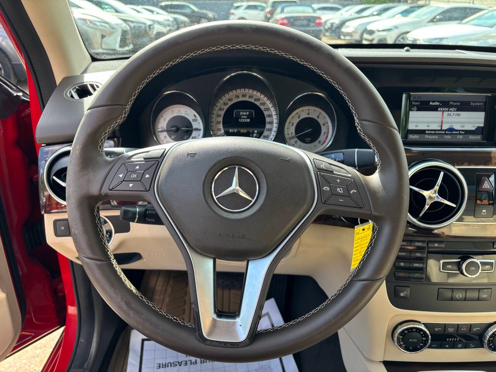 Mercedes-Benz GLK-Class Vehicle Full-screen Gallery Image 21