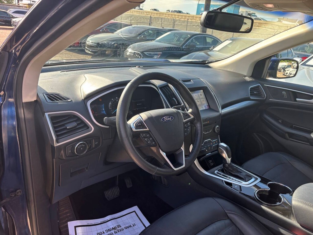 Ford Edge Vehicle Full-screen Gallery Image 07