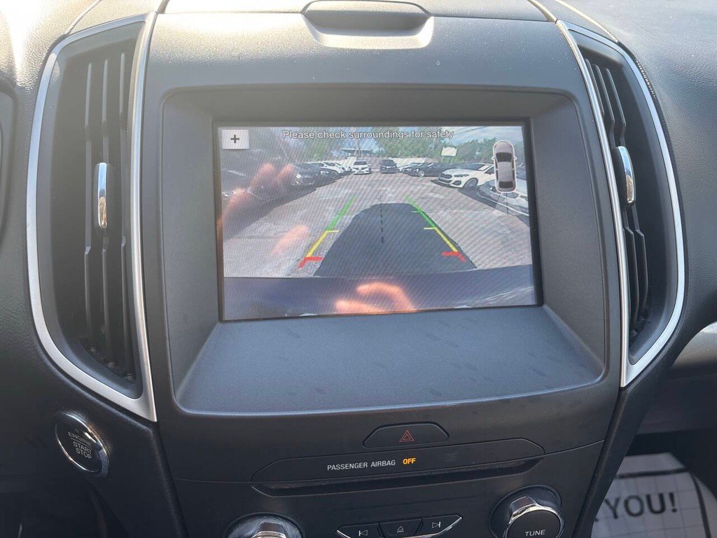 Ford Edge Vehicle Full-screen Gallery Image 22