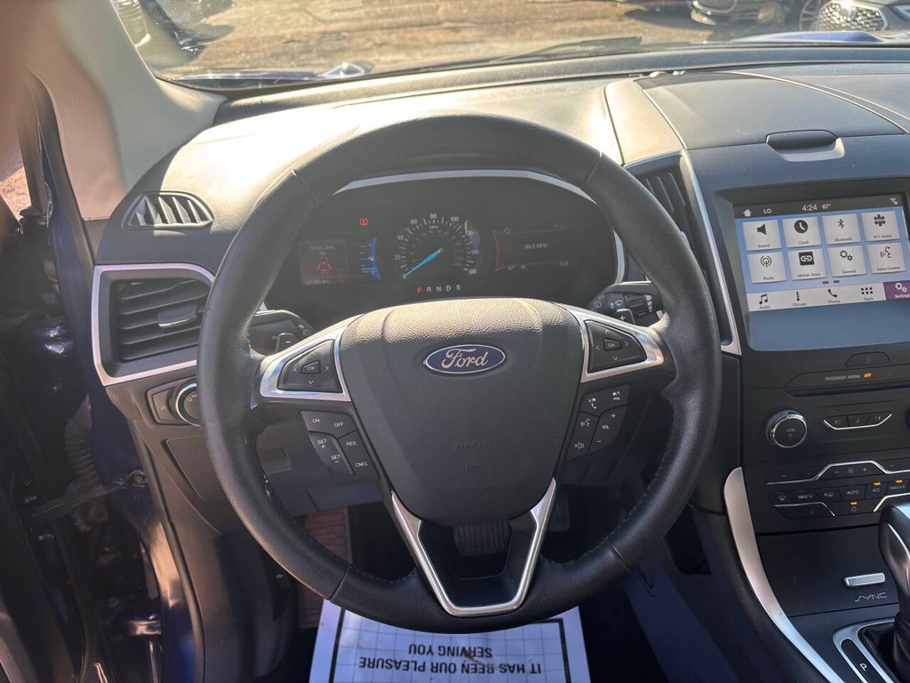 Ford Edge Vehicle Full-screen Gallery Image 24