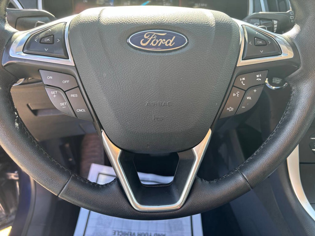 Ford Edge Vehicle Full-screen Gallery Image 25