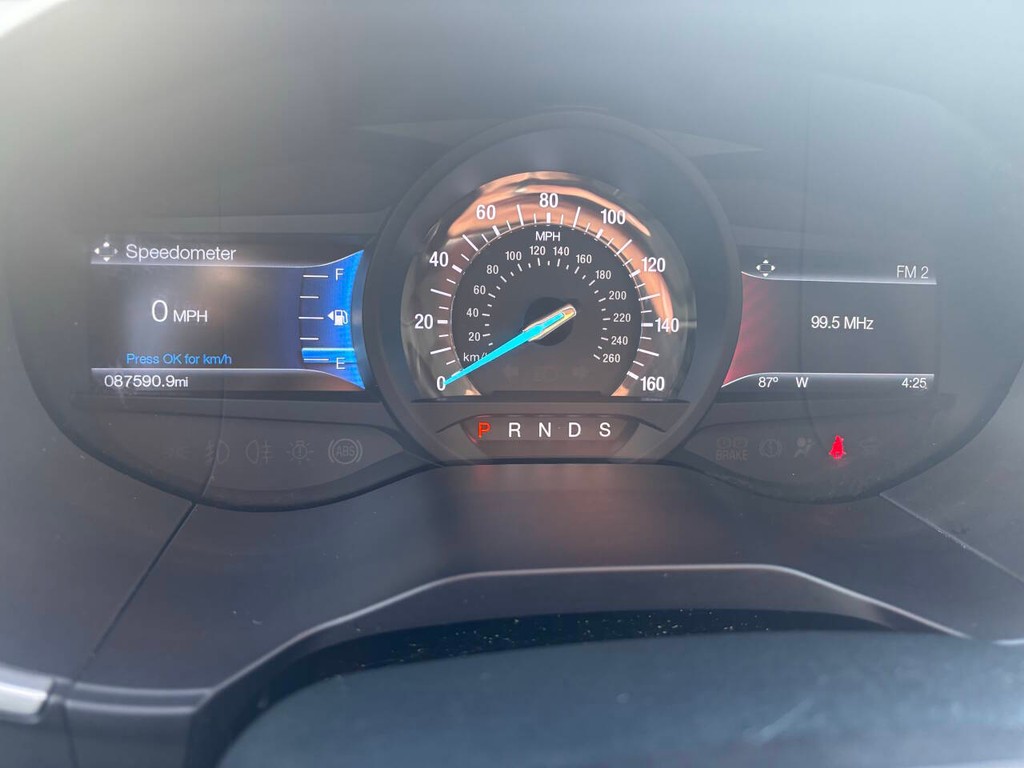Ford Edge Vehicle Full-screen Gallery Image 26