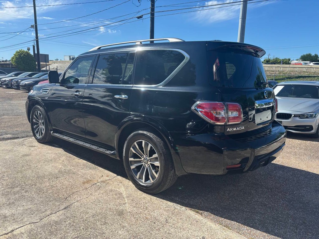 Nissan Armada Vehicle Full-screen Gallery Image 05