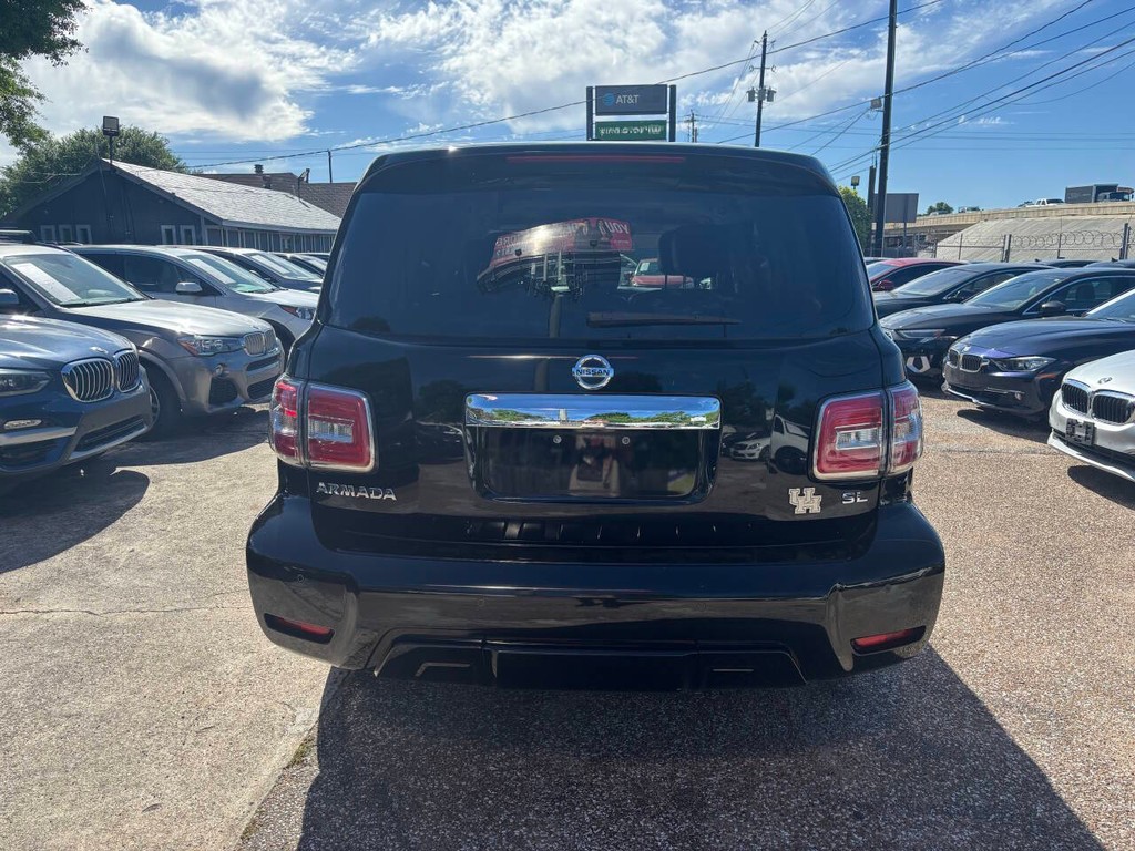 Nissan Armada Vehicle Full-screen Gallery Image 06