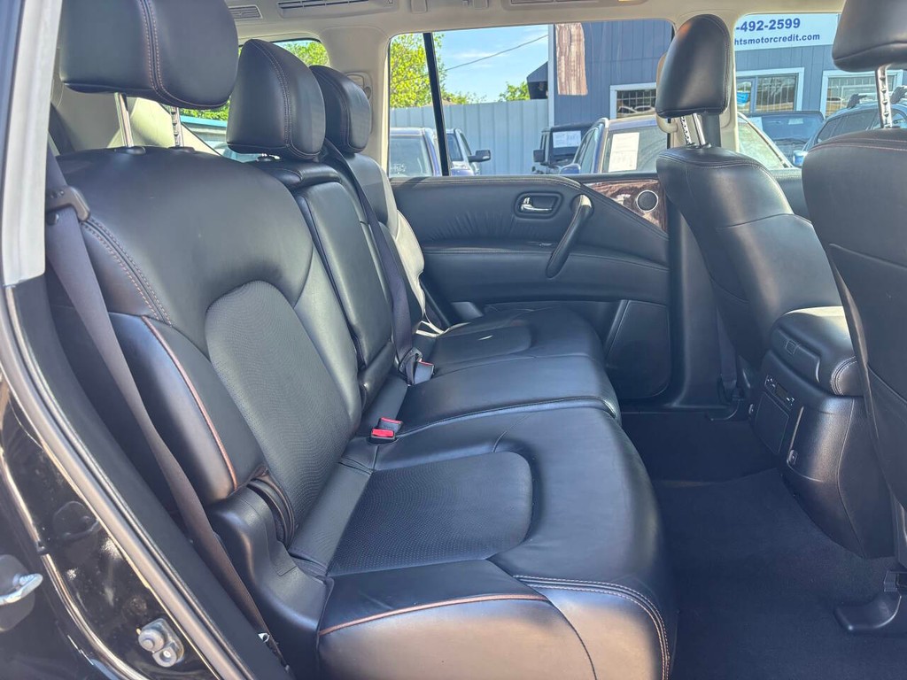 Nissan Armada Vehicle Full-screen Gallery Image 16
