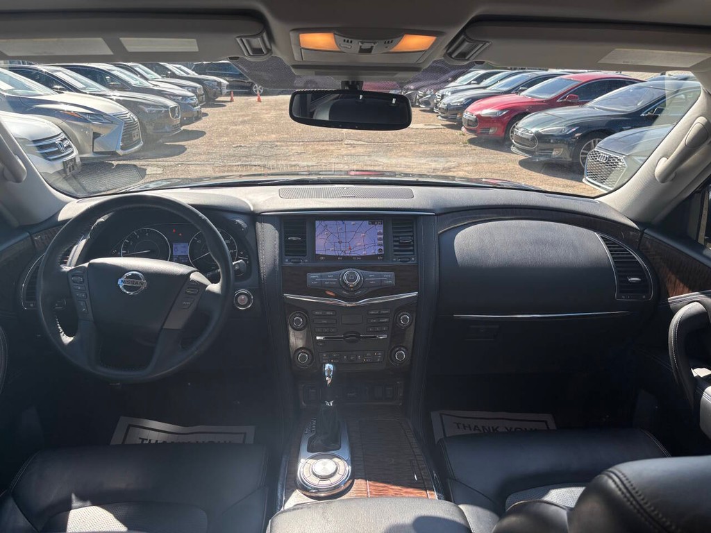Nissan Armada Vehicle Full-screen Gallery Image 22