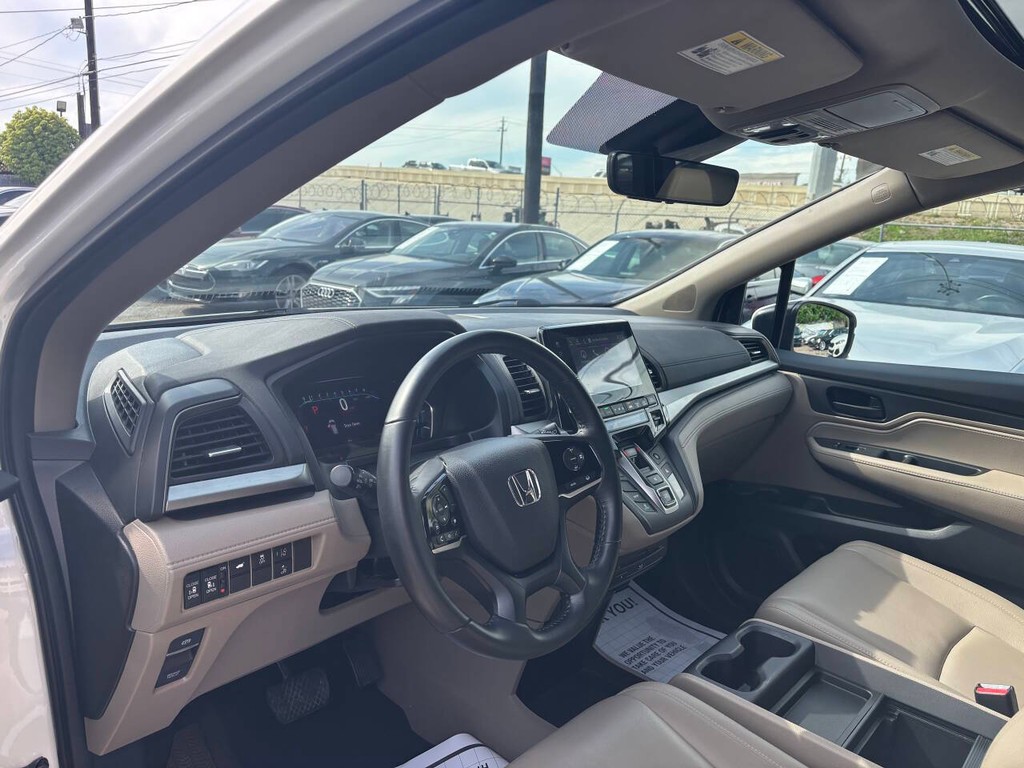 Honda Odyssey Vehicle Full-screen Gallery Image 08